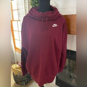 Women’s Nike maroon sweatshirt. Oversized and super comfy!Size medium.